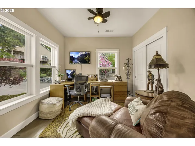 $659,900 | 205 Oak Knoll, Jacksonville, OR 97530