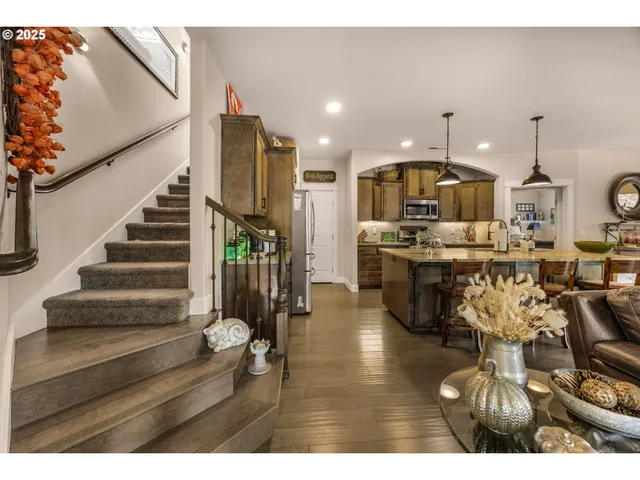 $659,900 | 205 Oak Knoll, Jacksonville, OR 97530