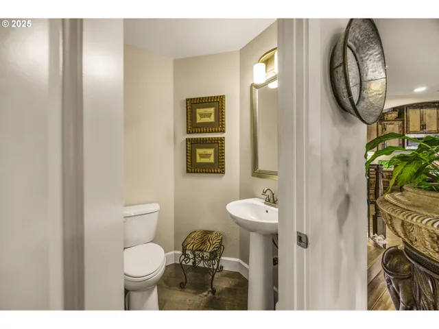 $659,900 | 205 Oak Knoll, Jacksonville, OR 97530