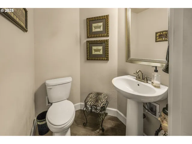 $659,900 | 205 Oak Knoll, Jacksonville, OR 97530