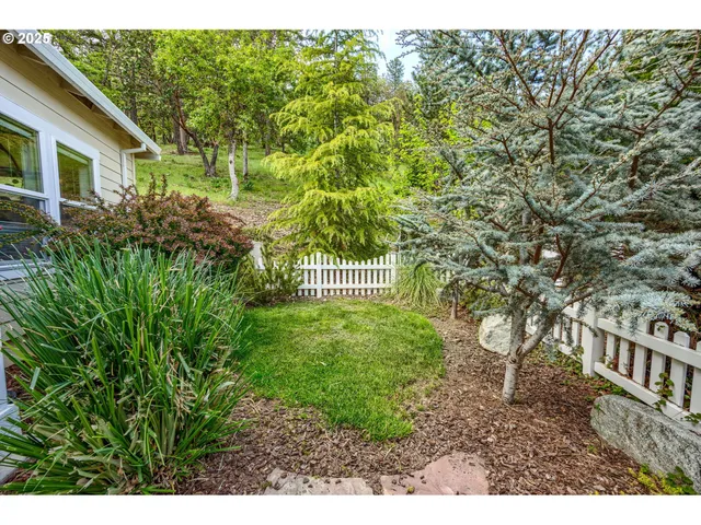 $659,900 | 205 Oak Knoll, Jacksonville, OR 97530