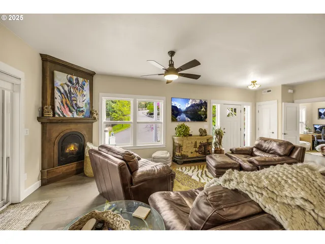 $659,900 | 205 Oak Knoll, Jacksonville, OR 97530