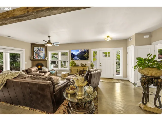 $659,900 | 205 Oak Knoll, Jacksonville, OR 97530