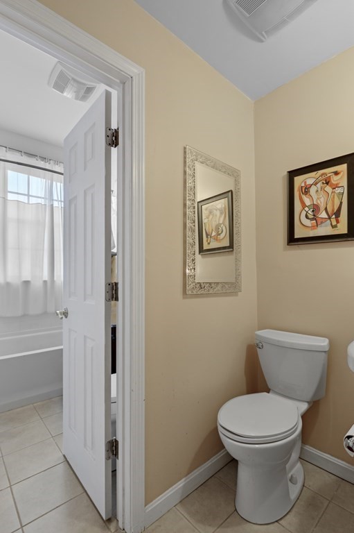137 Beaconsfield Road, Unit 4 Brookline, MA 02445 - Photo 15 of 24 Gallery Image 15