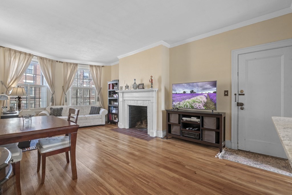 137 Beaconsfield Road, Unit 4 Brookline, MA 02445 - Photo 2 of 24 Gallery Image 2