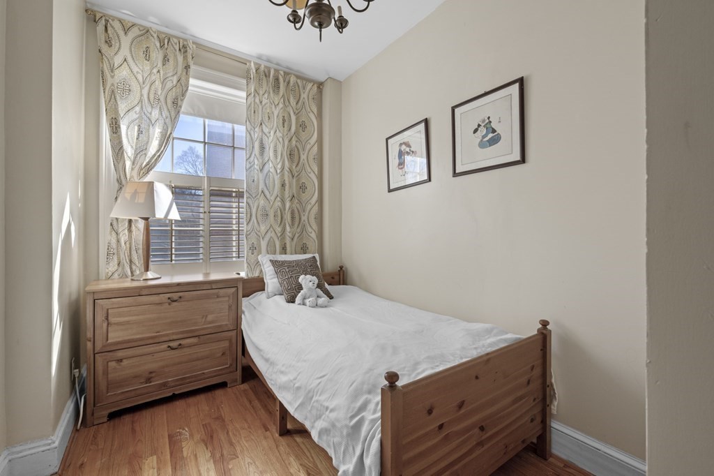 137 Beaconsfield Road, Unit 4 Brookline, MA 02445 - Photo 10 of 24 Gallery Image 10
