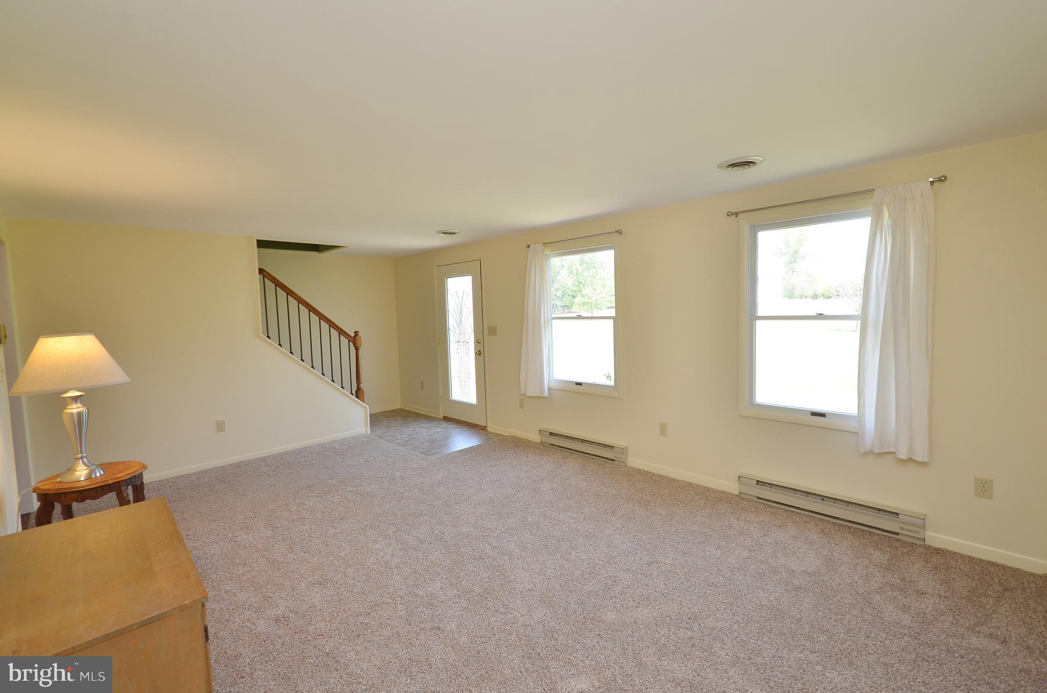 43325 Lost Corner Road Leesburg, VA 20176 - Photo 4 of 30 Living Room