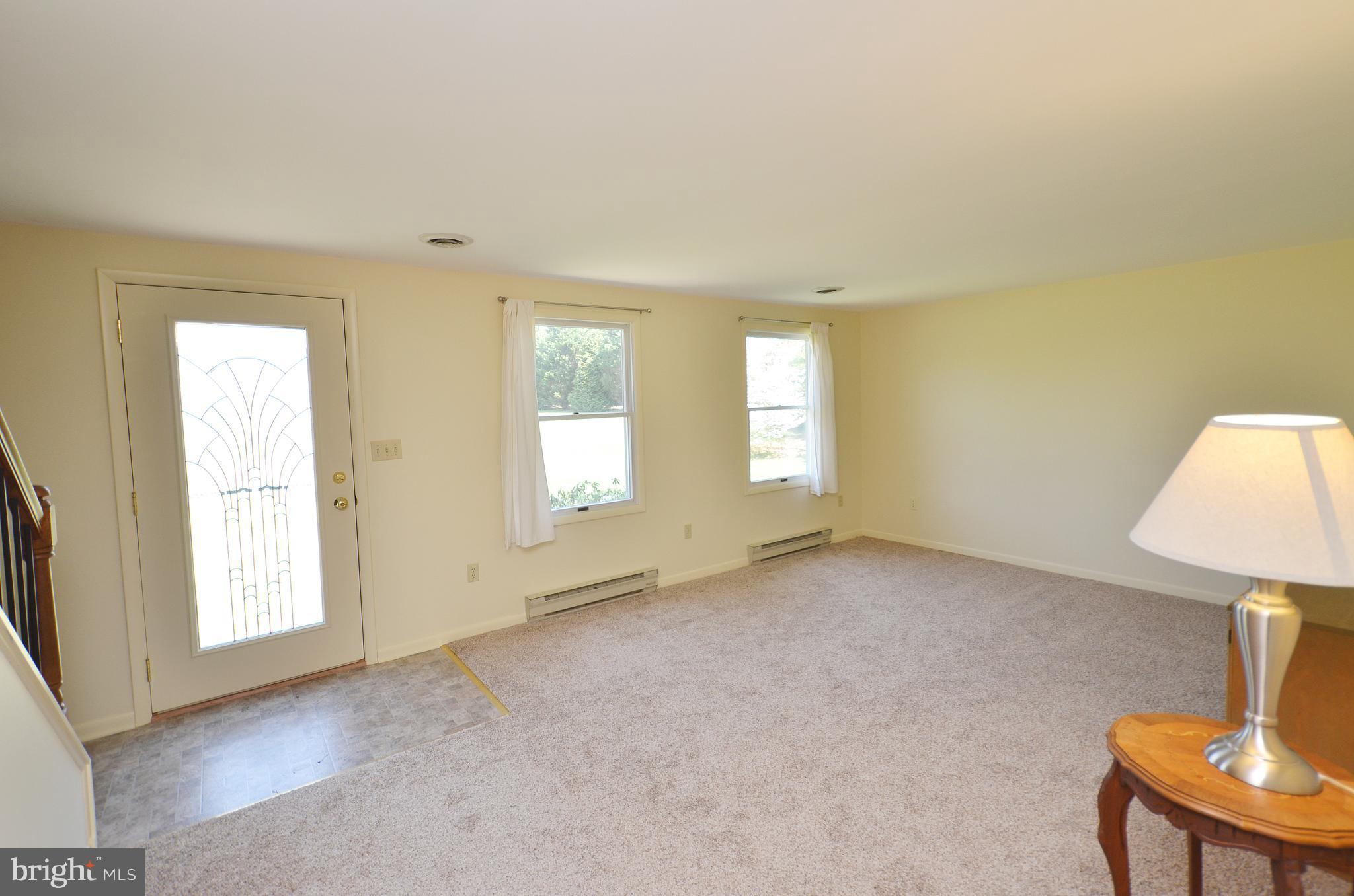 43325 Lost Corner Road Leesburg, VA 20176 - Photo 5 of 30 Living Room