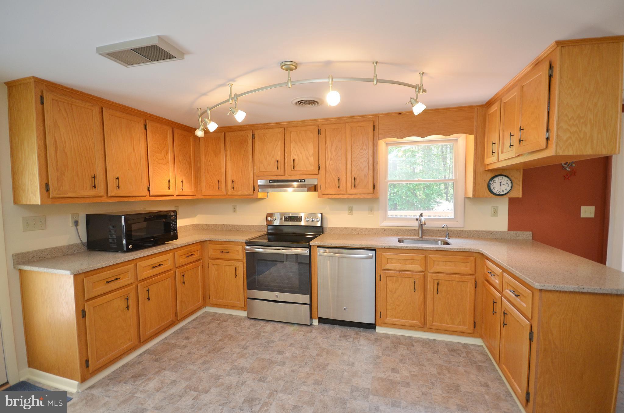 43325 Lost Corner Road Leesburg, VA 20176 - Photo 6 of 30 Kitchen