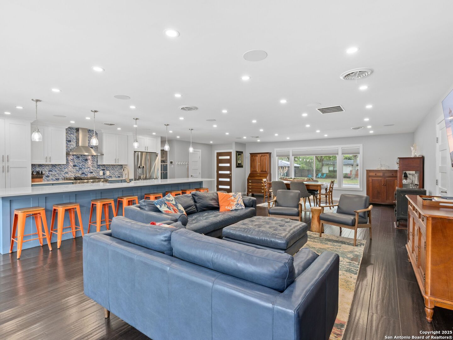 215 Tophill Road San Antonio, TX 78209 - Photo 11 of 29 a living room with furniture and kitchen view