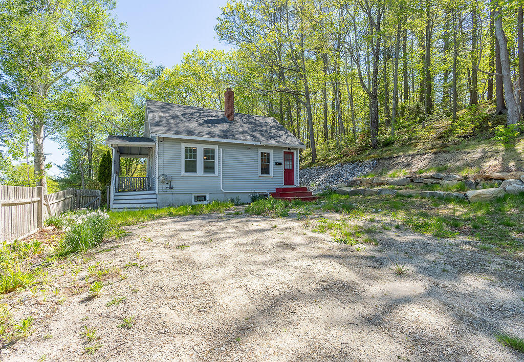 56 Bow Street Freeport, ME 04032 - Photo 5 of 22 1-4