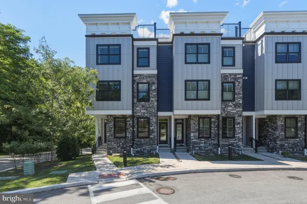$622,500 | 2001 Hyview Terrace, Dresher, PA 19025