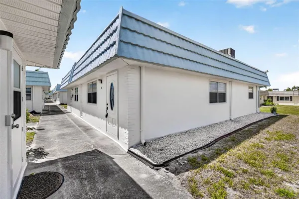 $125,000 | 1801 Bedford Lane, Unit 27, Sun City Center, FL 33573