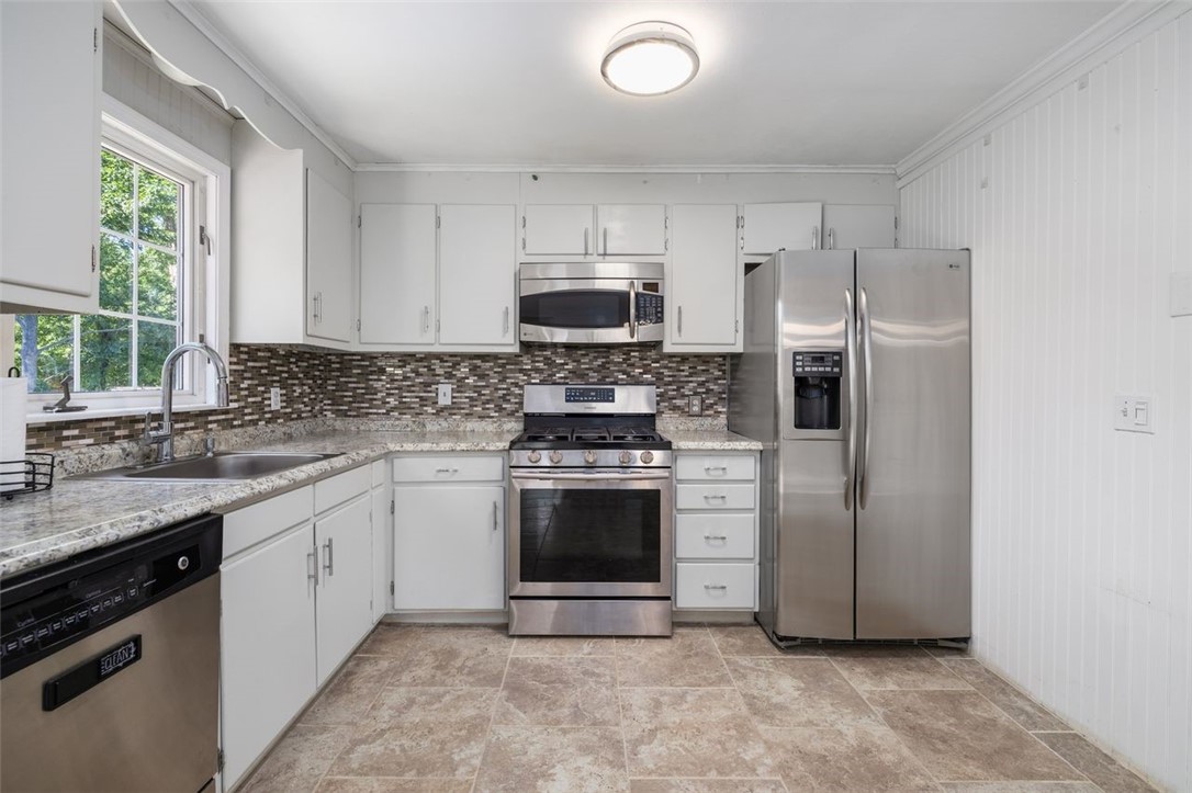 37 Ridgeway Drive Warren, RI 02885 - Photo 5 of 17