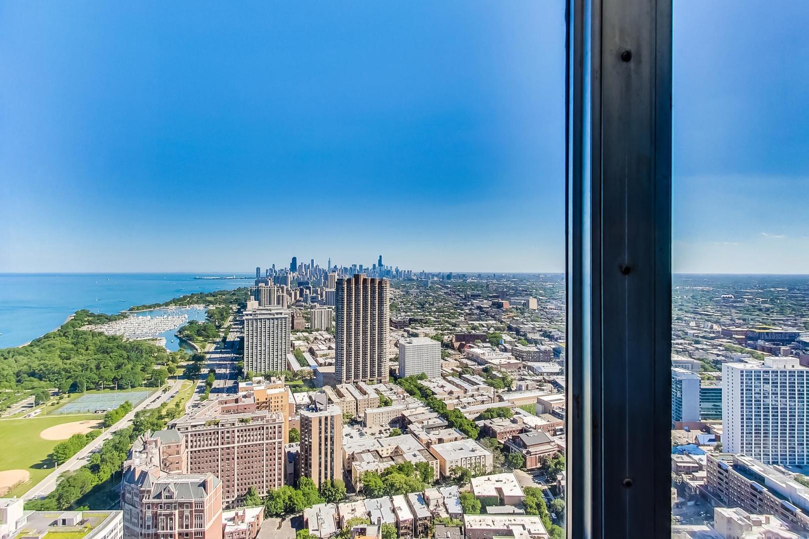 655 West Irving Park Road, Unit 5405 Chicago, IL 60613 - Photo 3 of 31