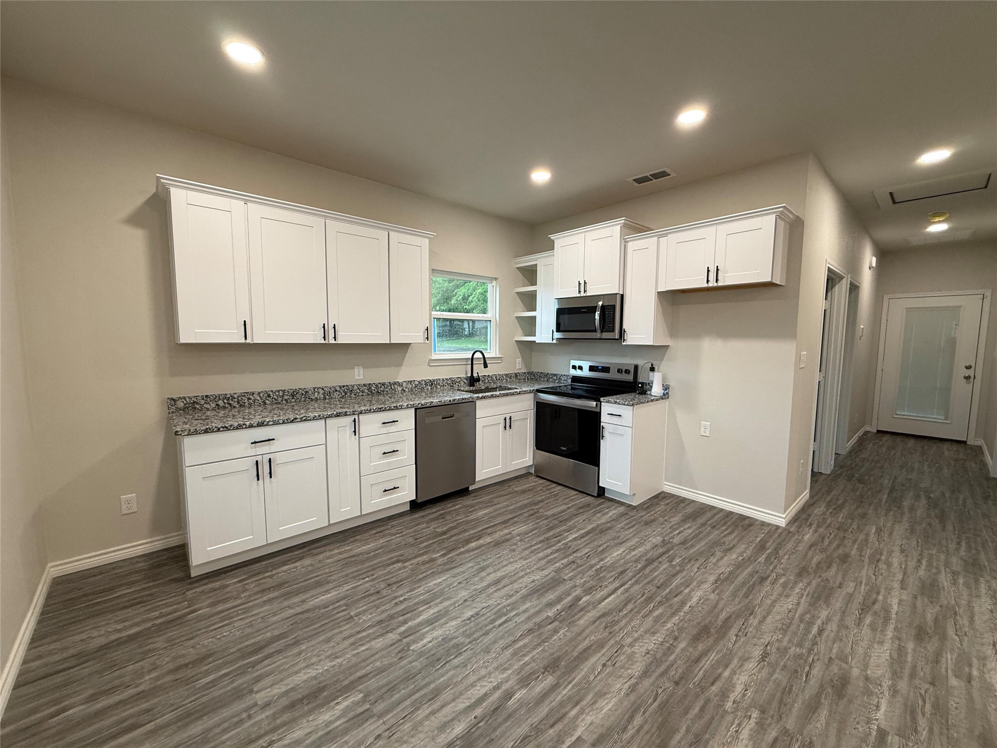 700 Walnut Street Longview, TX 75601 - Photo 2 of 10