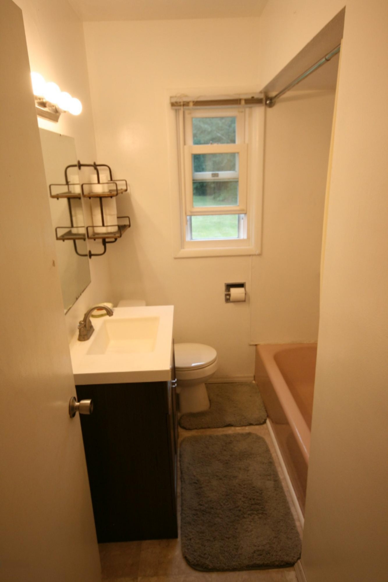 1884 Duck Lake Road Muskegon, MI 49445 - Photo 9 of 28 Bathroom