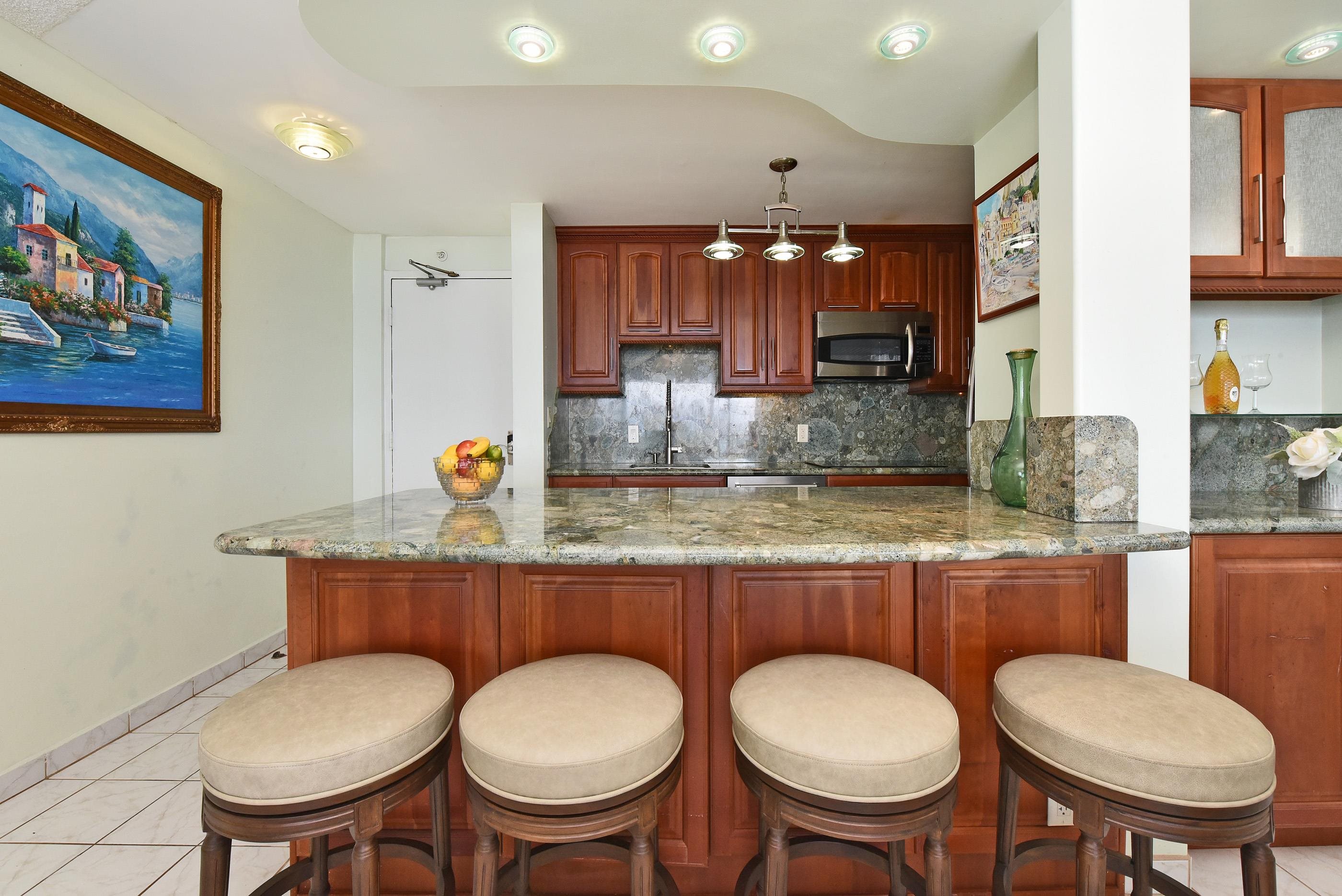 4327 Lower Honoapiilani Road, Unit 305B Lahaina, HI 96761 - Photo 8 of 28 Gallery Image 8