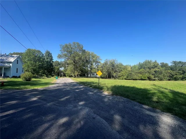 $29,500 | 108 South Lincoln Boulevard, Okawville, IL 62271