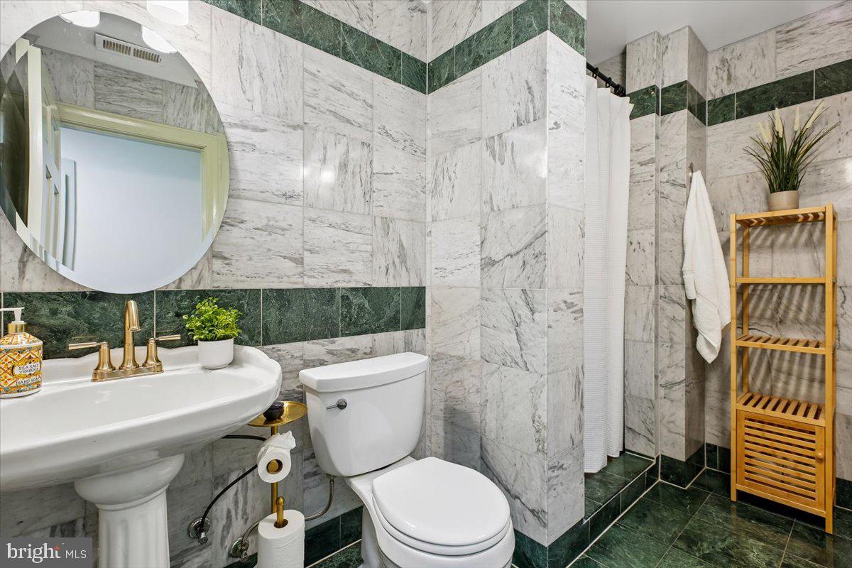 6317 Poe Road Bethesda, MD 20817 - Photo 25 of 43 Hall Bath - Total of 3 FB Up!