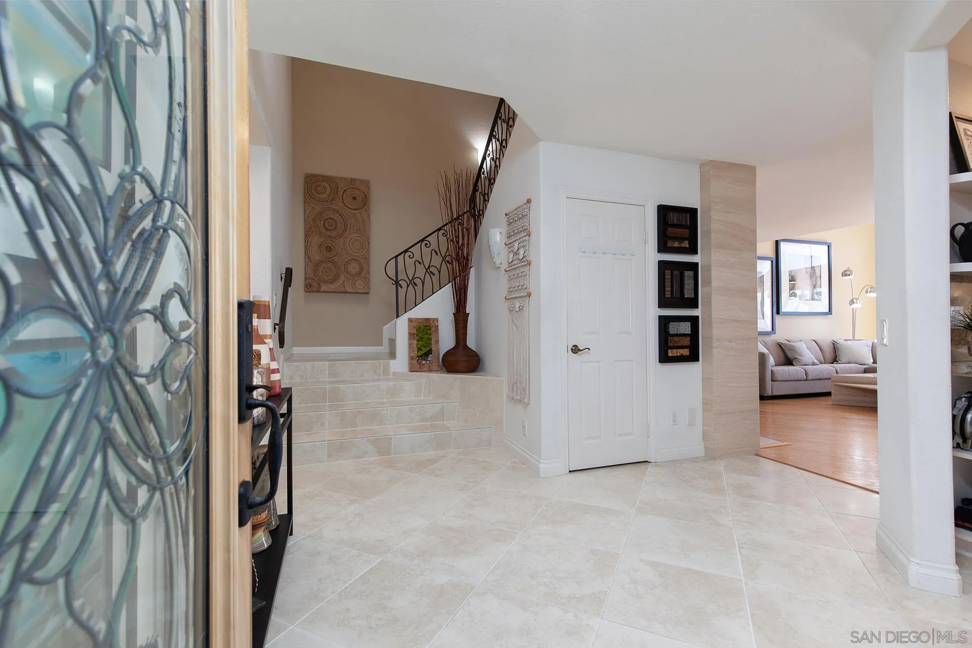 5 Aruba Bend Coronado, CA 92118 - Photo 6 of 40 a view of a livingroom with walk in closet and bedroom