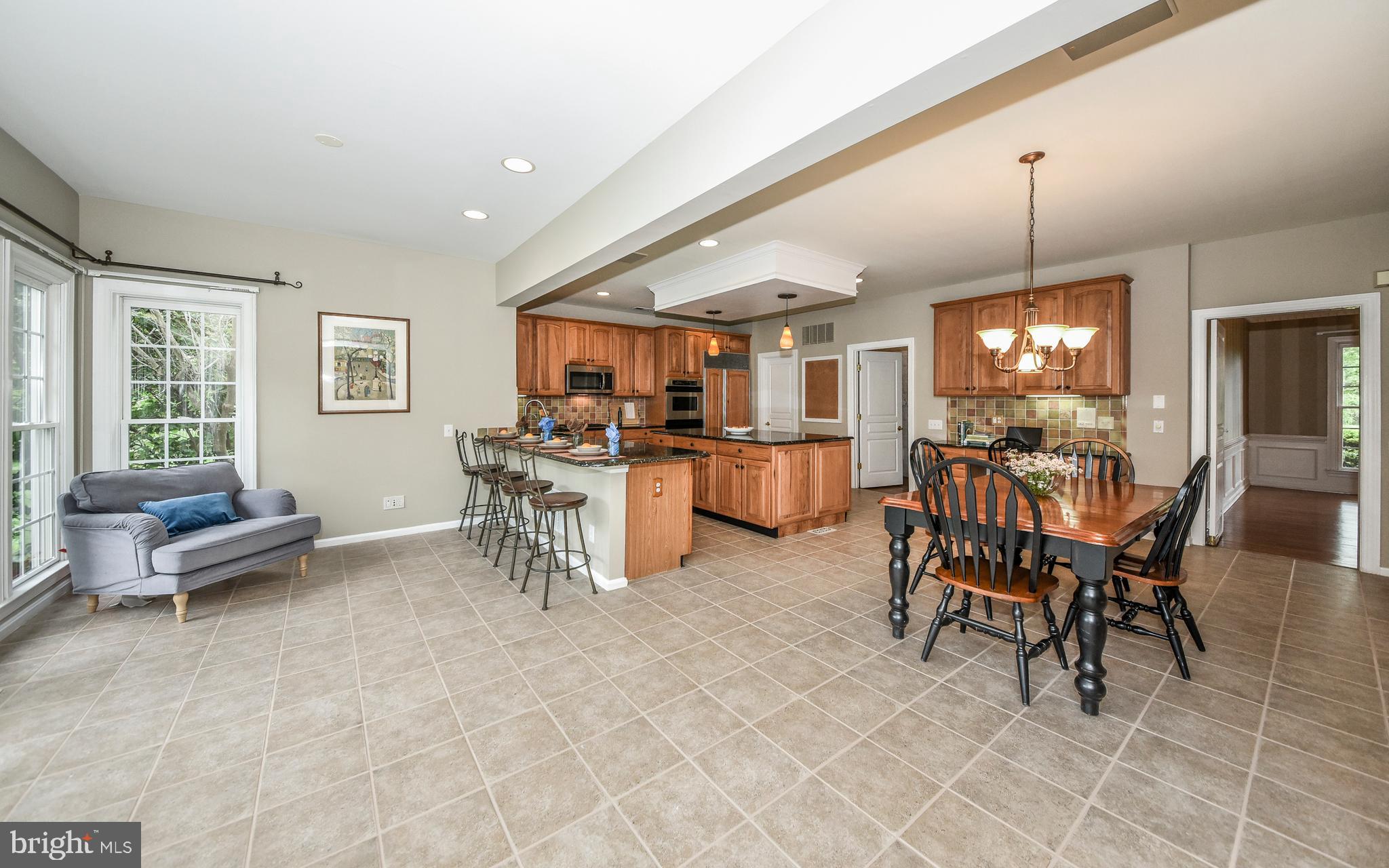 124 Clover Road Ivyland, PA 18974 - Photo 13 of 41 Kitchen/Breakfast Area