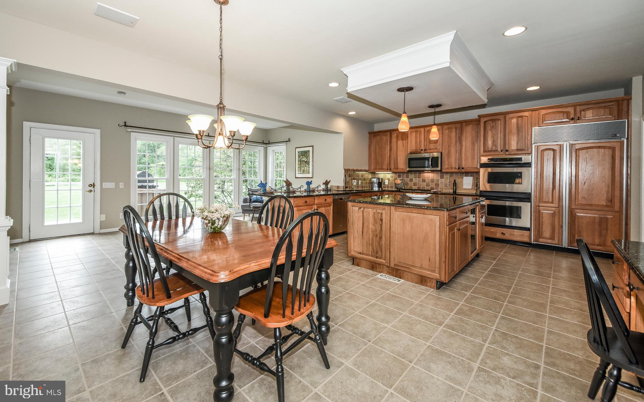 124 Clover Road Ivyland, PA 18974 - Photo 14 of 41 Kitchen/Breakfast Area