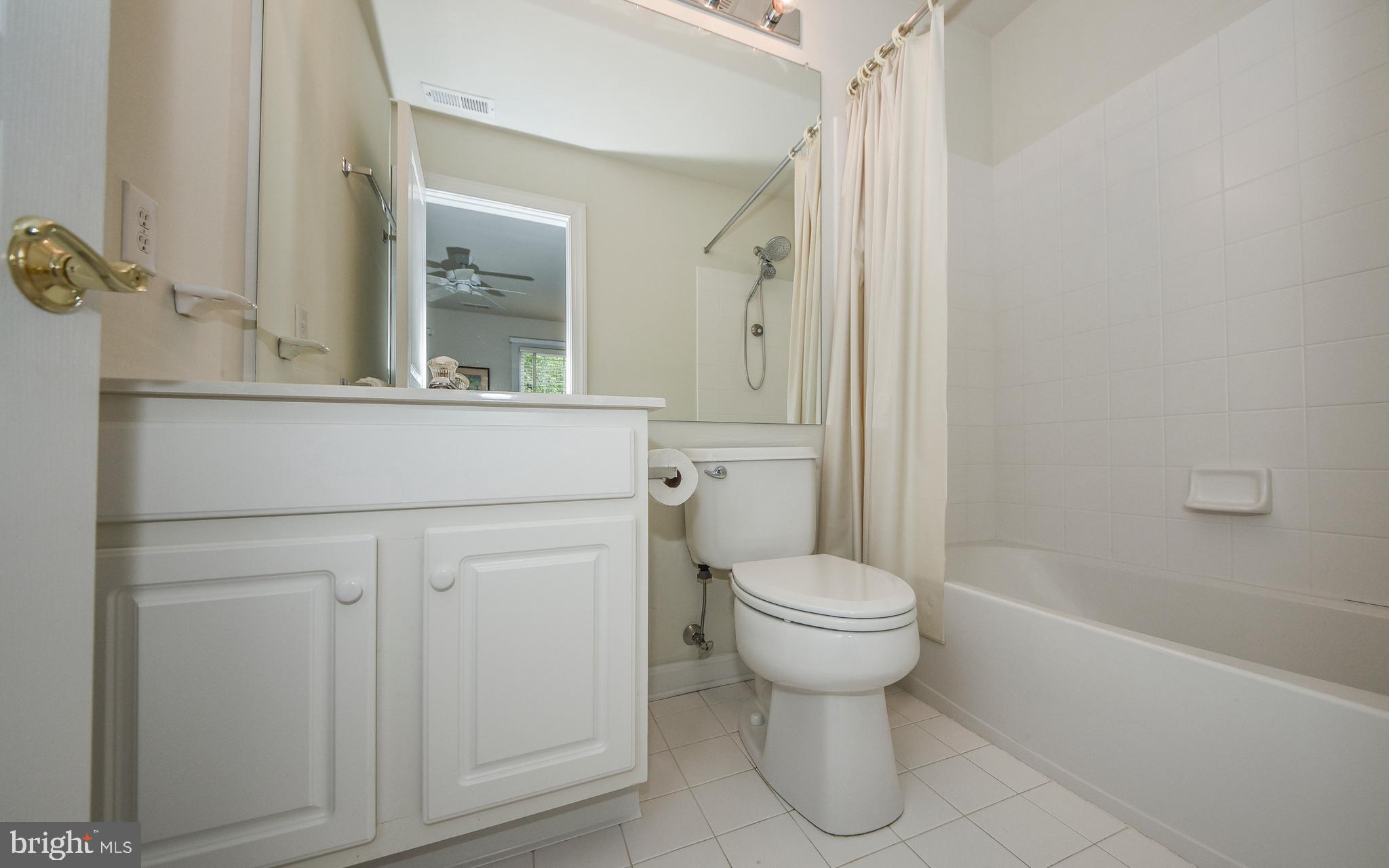 124 Clover Road Ivyland, PA 18974 - Photo 26 of 41 Bedroom 2 Private Bath