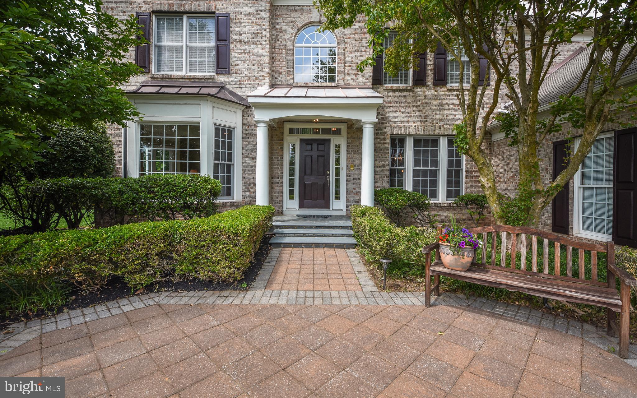 124 Clover Road Ivyland, PA 18974 - Photo 5 of 41 Front Walkway