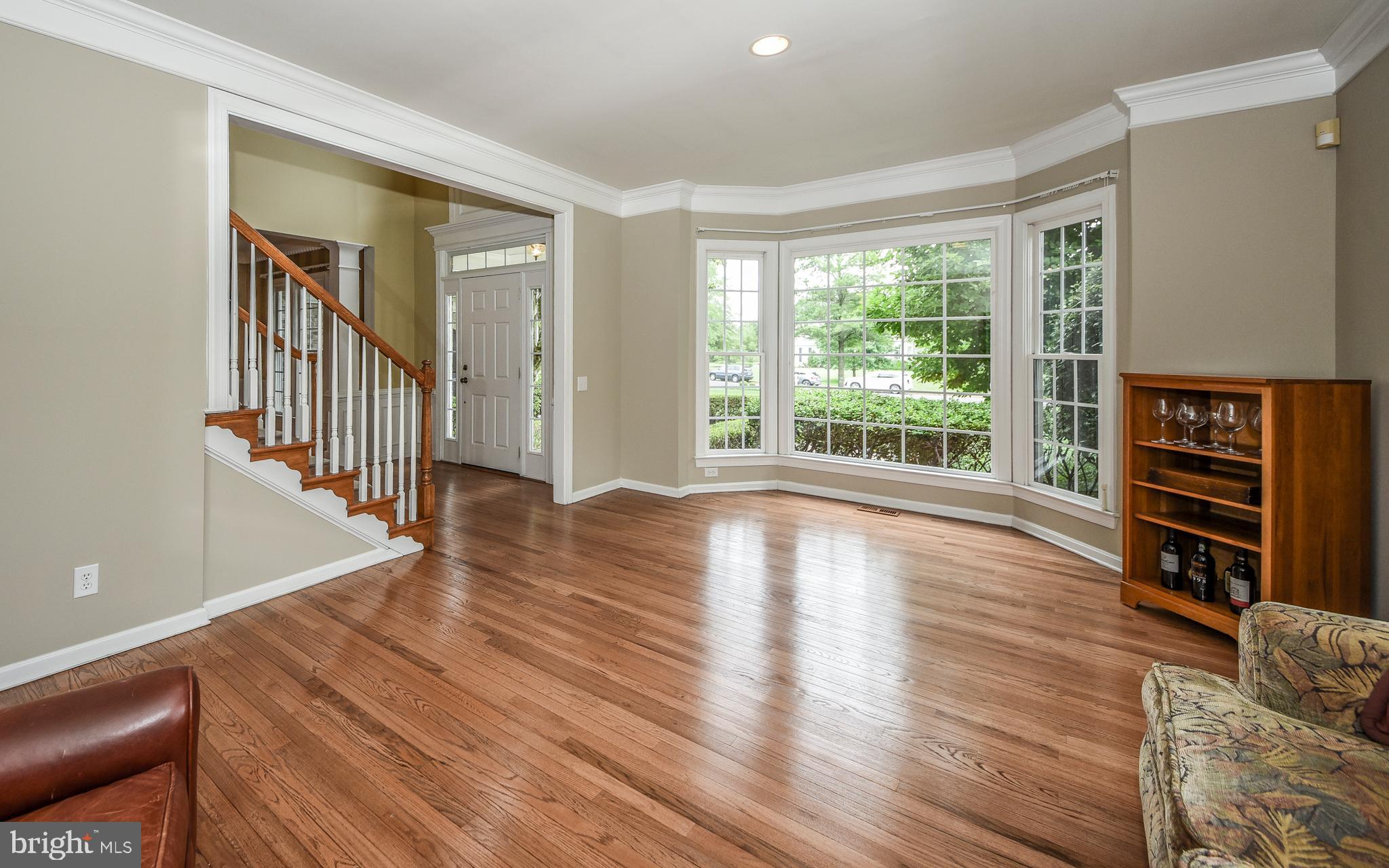 124 Clover Road Ivyland, PA 18974 - Photo 8 of 41 Living Room