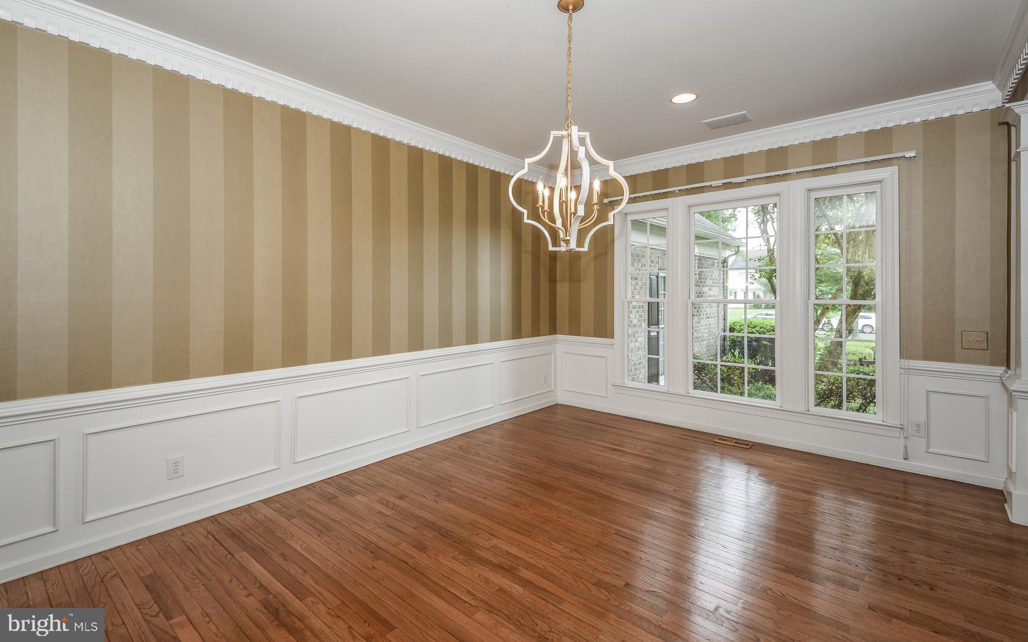 124 Clover Road Ivyland, PA 18974 - Photo 9 of 41 Dining Room