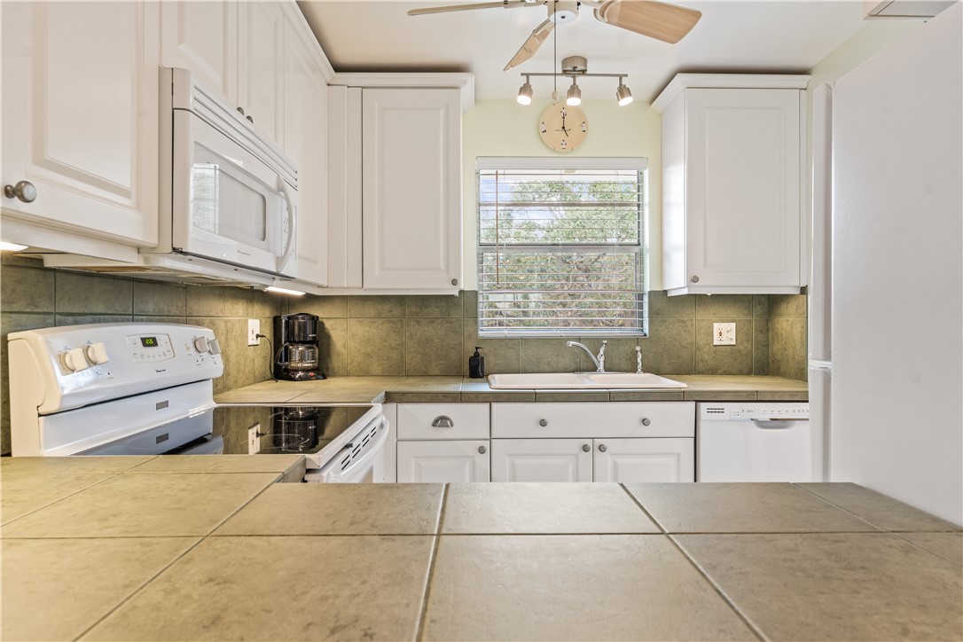 275 Date Palm Road, Unit 403 Vero Beach, FL 32963 - Photo 6 of 35