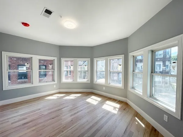 $3,800 | 7 Waumbeck Street, Unit 3, Boston, MA 02121