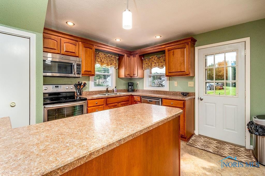 9745 West Locust Point Road Oak Harbor, OH 43449 - Photo 8 of 50 Gallery Image 8