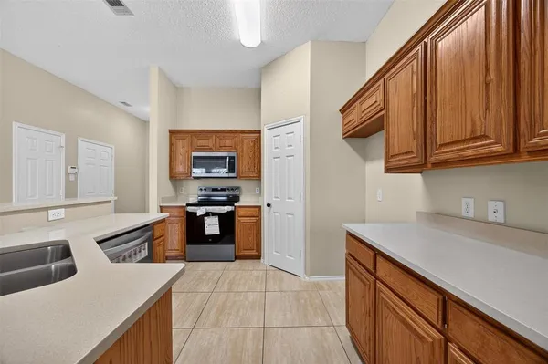 $2,400 | 1507 Powder Horn Lane, Arlington, TX 76018