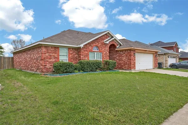 $2,400 | 1507 Powder Horn Lane, Arlington, TX 76018