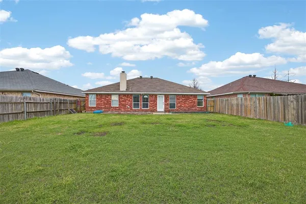 $2,400 | 1507 Powder Horn Lane, Arlington, TX 76018