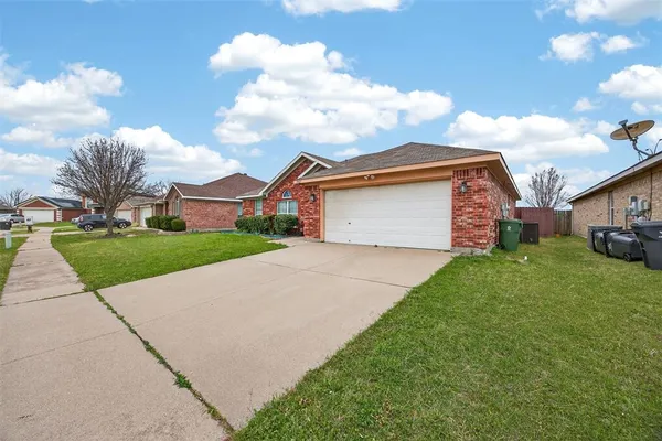 $2,400 | 1507 Powder Horn Lane, Arlington, TX 76018