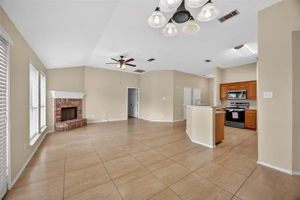 $2,400 | 1507 Powder Horn Lane, Arlington, TX 76018