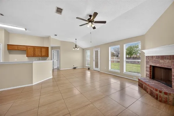 $2,400 | 1507 Powder Horn Lane, Arlington, TX 76018