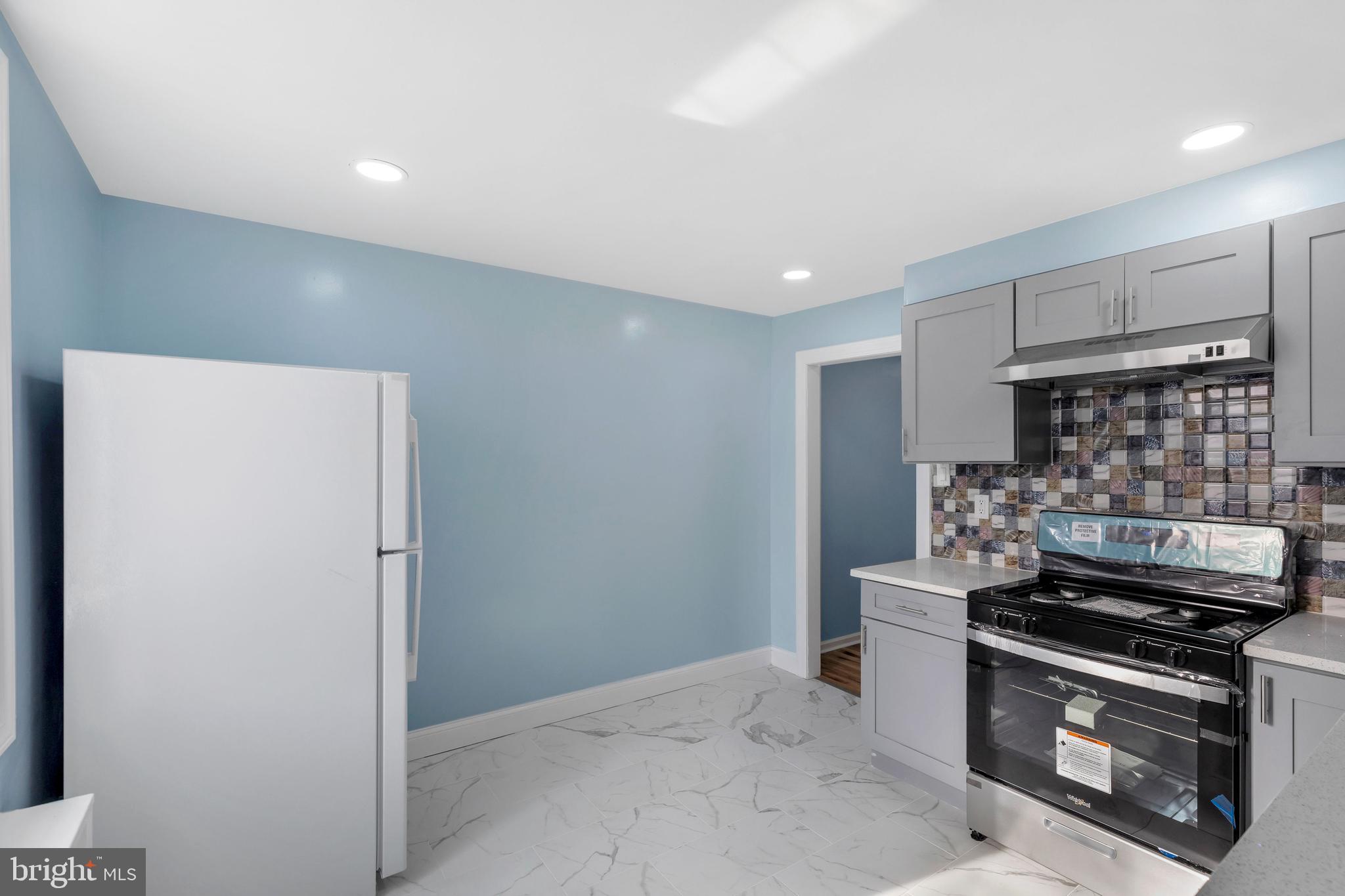 205 Glendale Road Upper Darby, PA 19082 - Photo 8 of 22