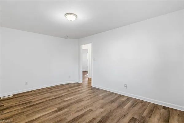 $1,250 | 1618 Glenwood Avenue, Greensboro, NC 27403