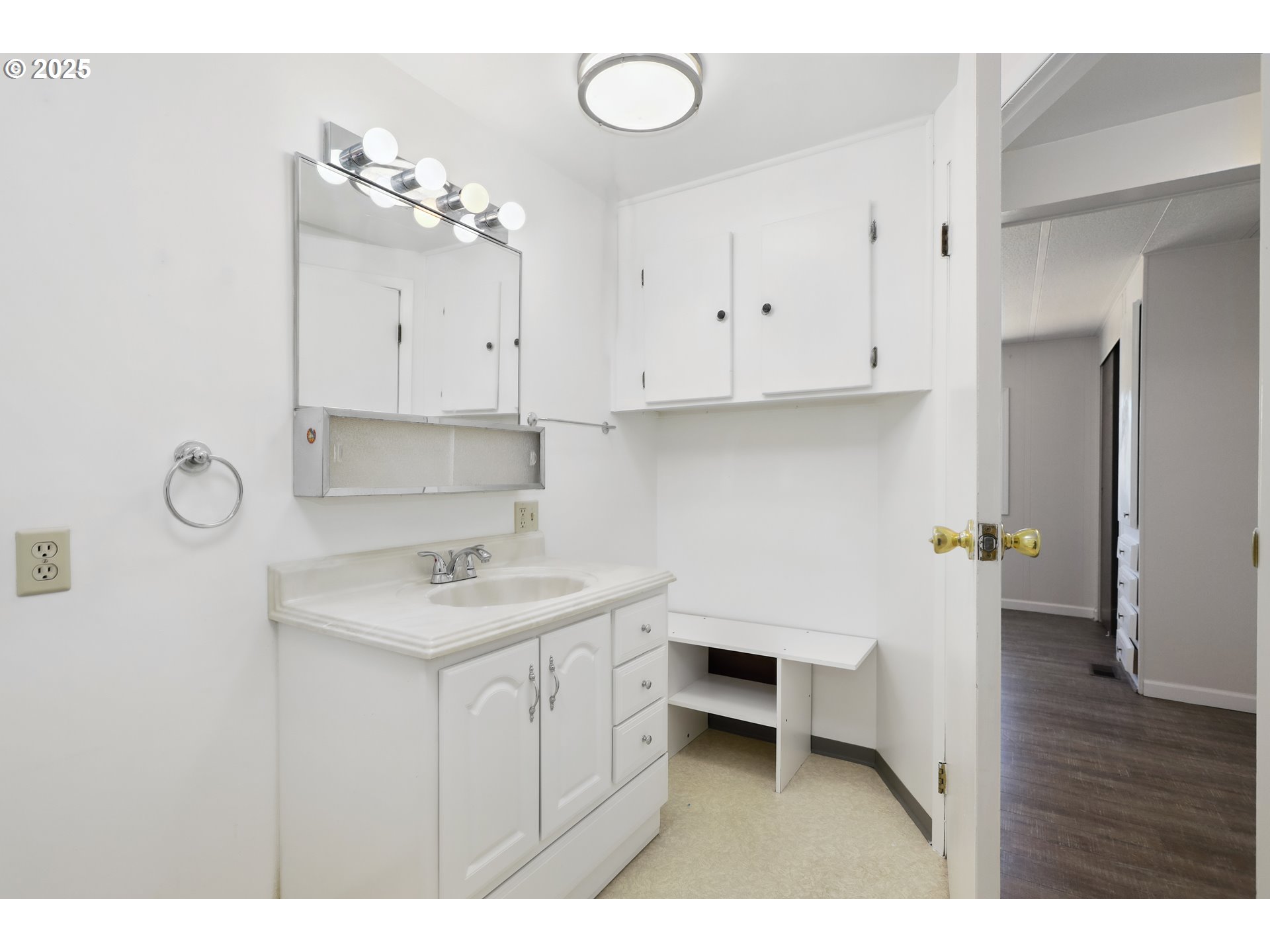 195 Woodland Road Goldendale, WA 98620 - Photo 13 of 44 Bedroom