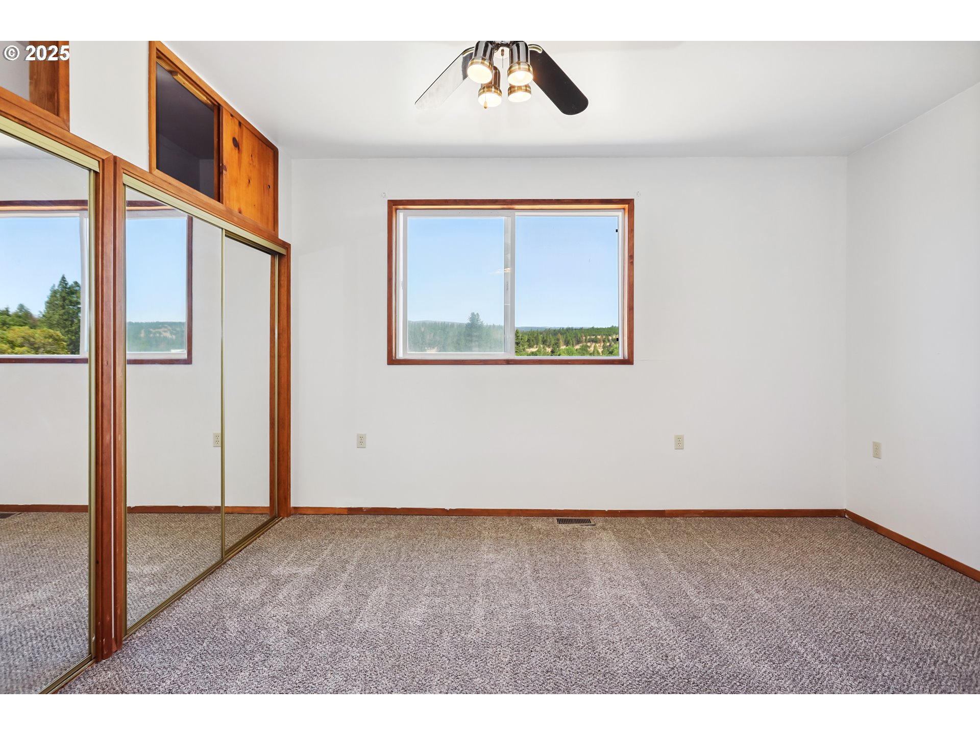 195 Woodland Road Goldendale, WA 98620 - Photo 15 of 44 Bedroom, Owner's Suite