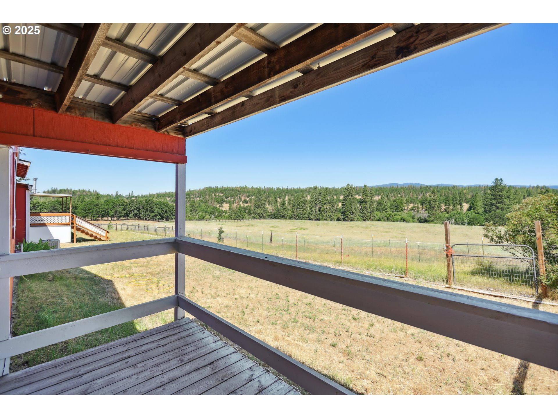 195 Woodland Road Goldendale, WA 98620 - Photo 26 of 44 Covered Porch