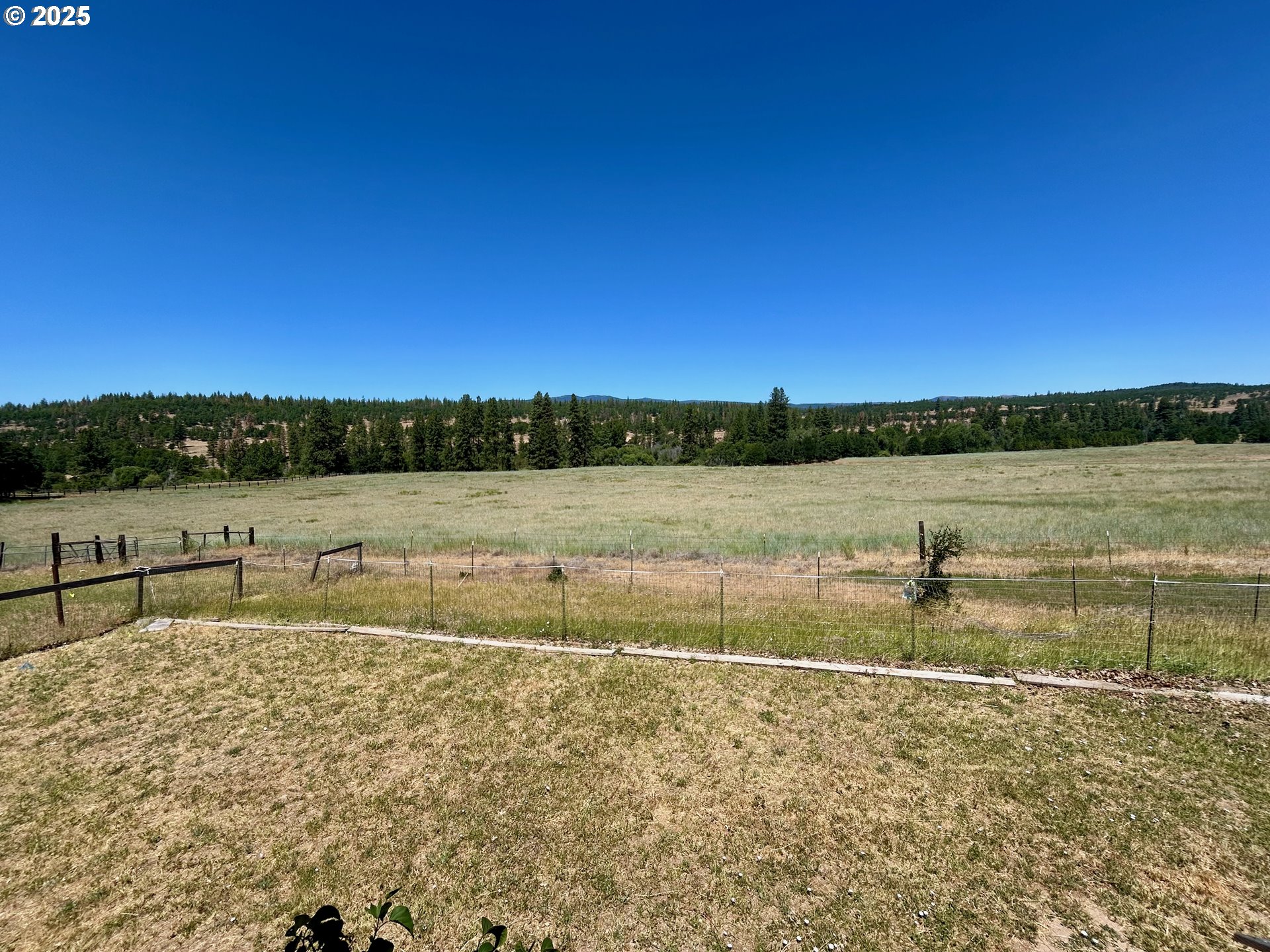 195 Woodland Road Goldendale, WA 98620 - Photo 9 of 44 Family Room