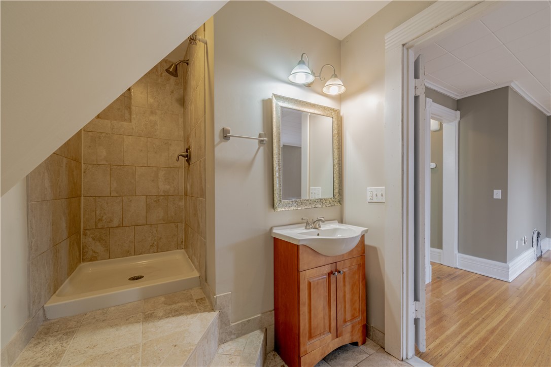 213-215 Oxford Street Rochester, NY 14607 - Photo 3 of 28