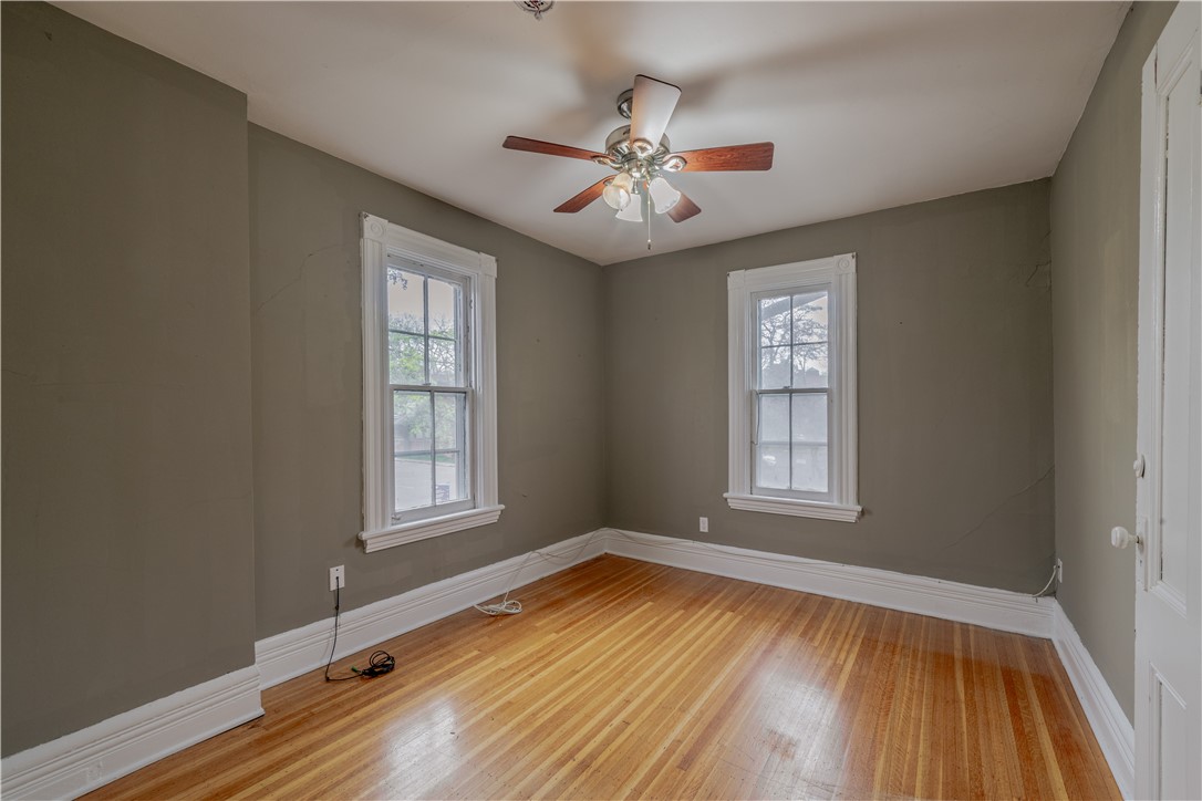 213-215 Oxford Street Rochester, NY 14607 - Photo 5 of 28