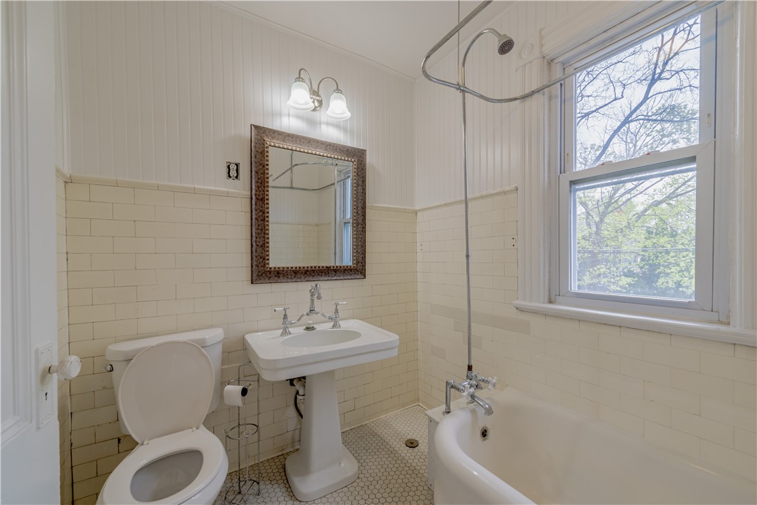 213-215 Oxford Street Rochester, NY 14607 - Photo 10 of 28