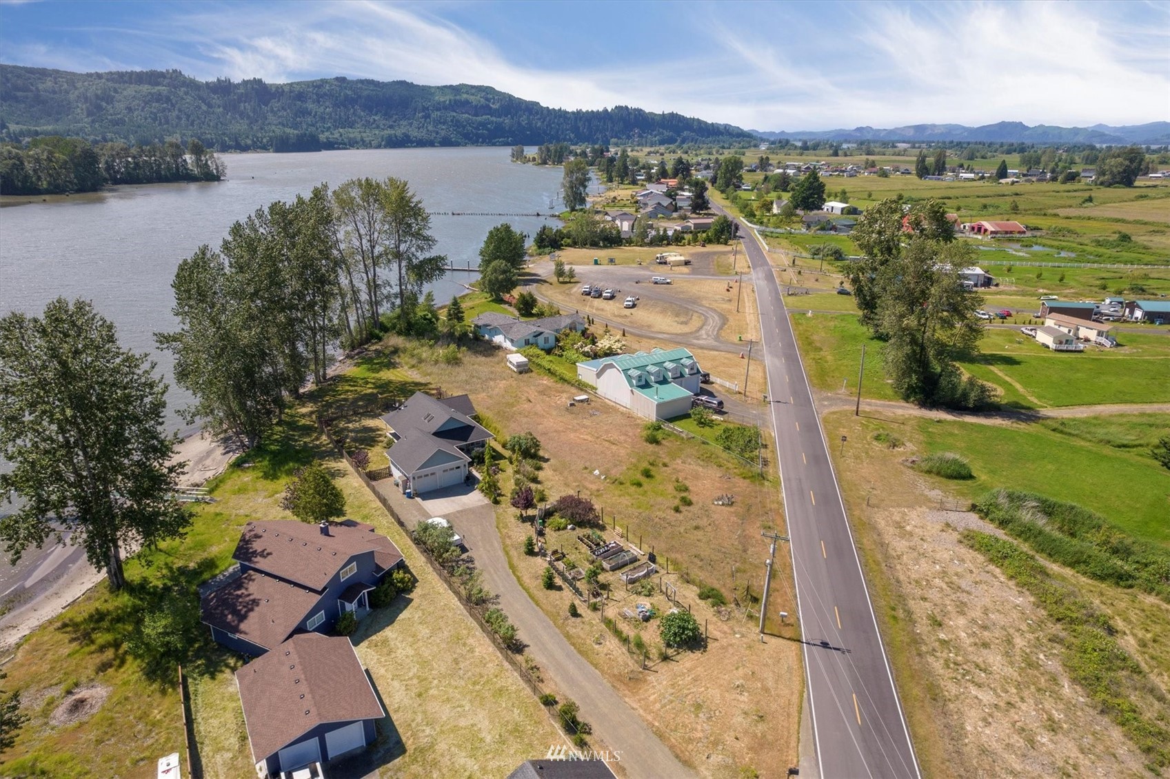 235 West Sunny Sands Road Cathlamet, WA 98612 - Photo 34 of 38 Gallery Image 34